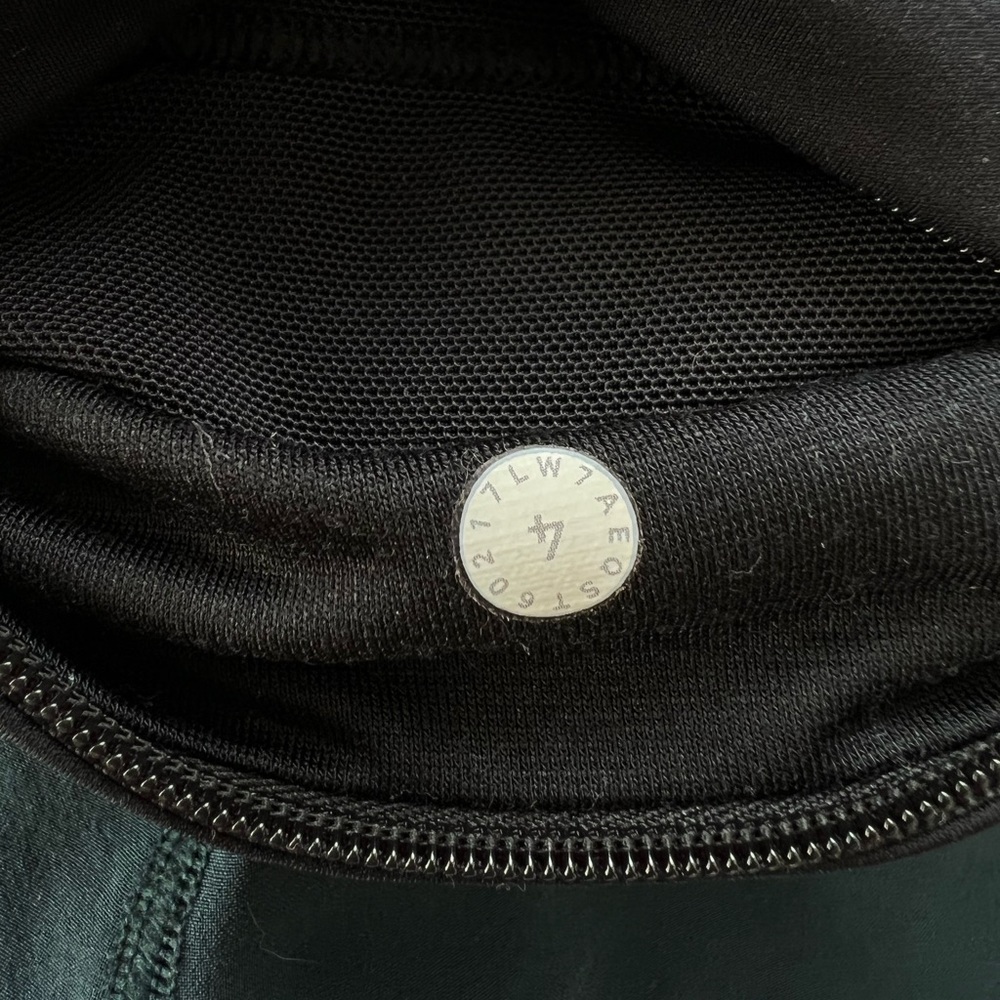 Lululemon Hotty Hot Naked Short 4in - Picture 7 of 7